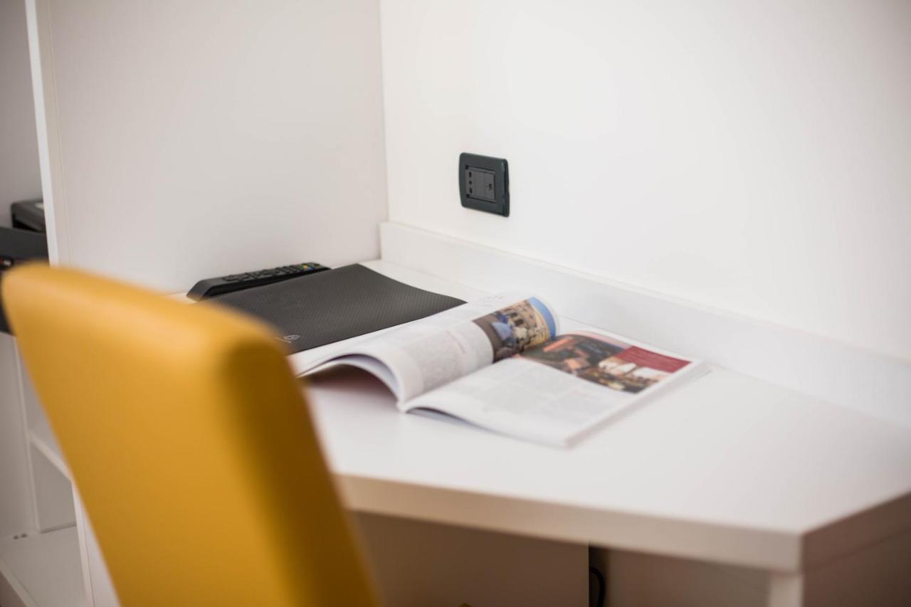 Hotel Palazzo Bello - Nuova Gestione เรกานาติ ภายนอก รูปภาพ