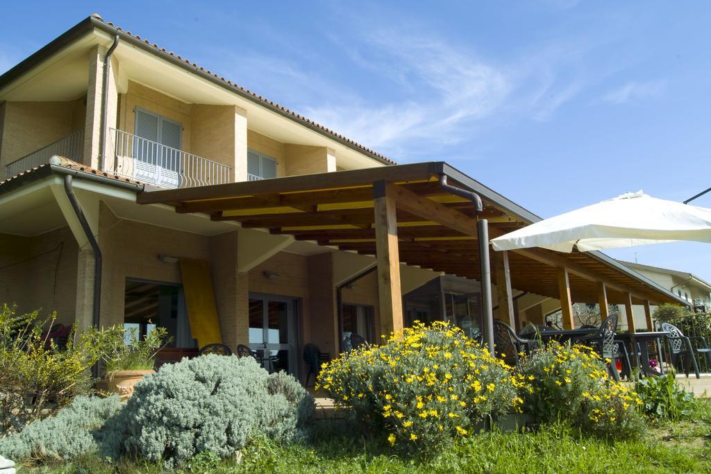 Hotel Palazzo Bello - Nuova Gestione เรกานาติ ภายนอก รูปภาพ