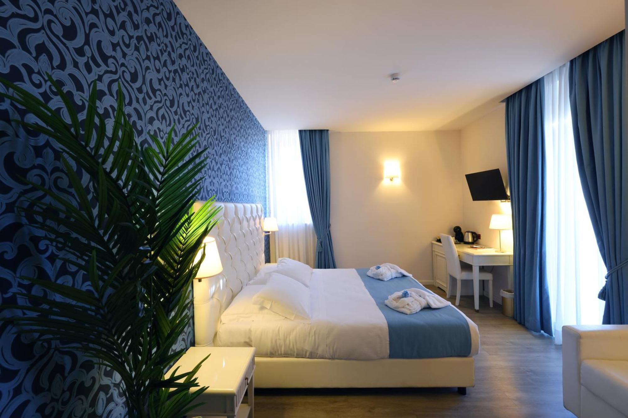 Hotel Palazzo Bello - Nuova Gestione เรกานาติ ภายนอก รูปภาพ