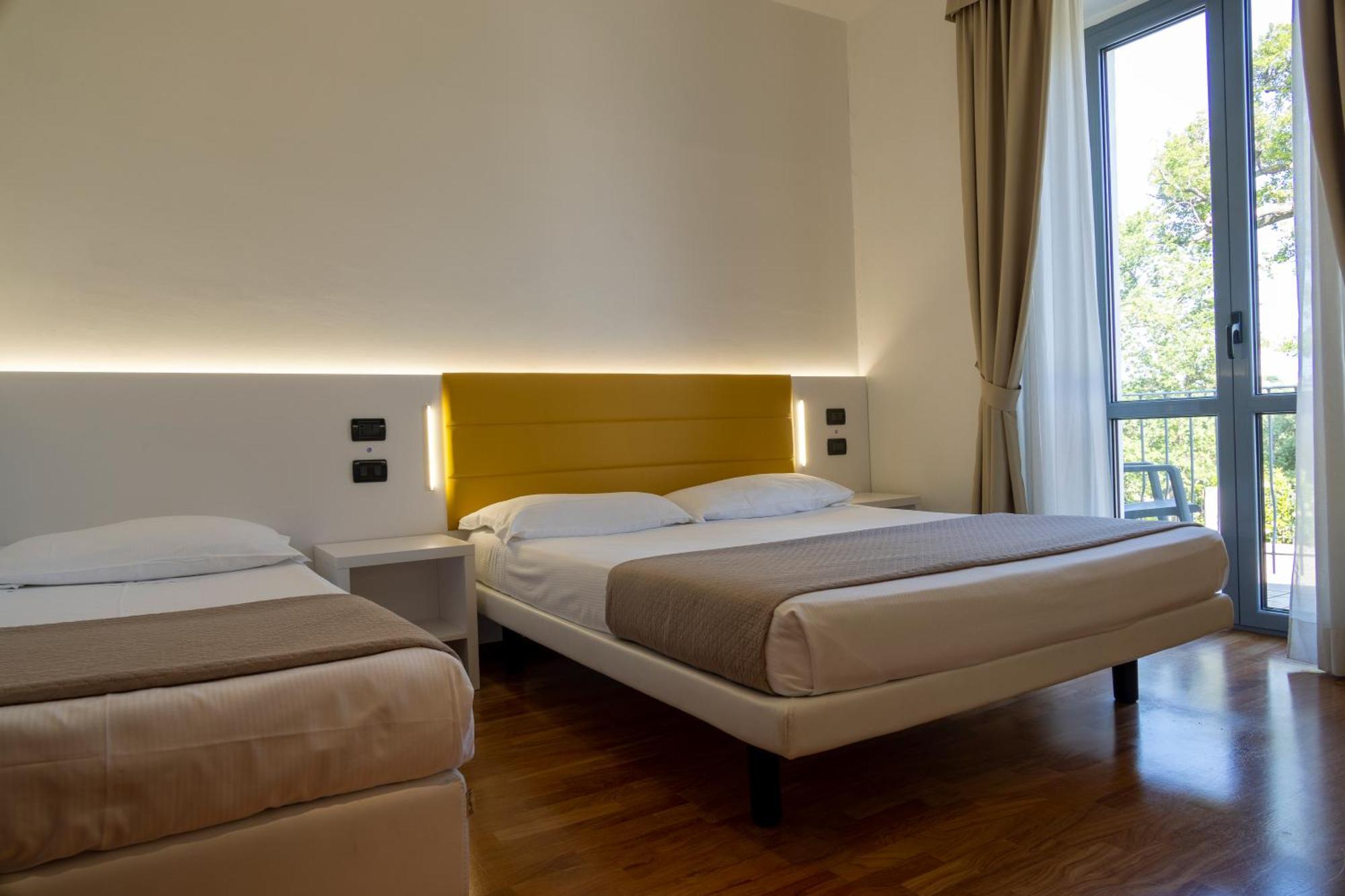 Hotel Palazzo Bello - Nuova Gestione เรกานาติ ภายนอก รูปภาพ
