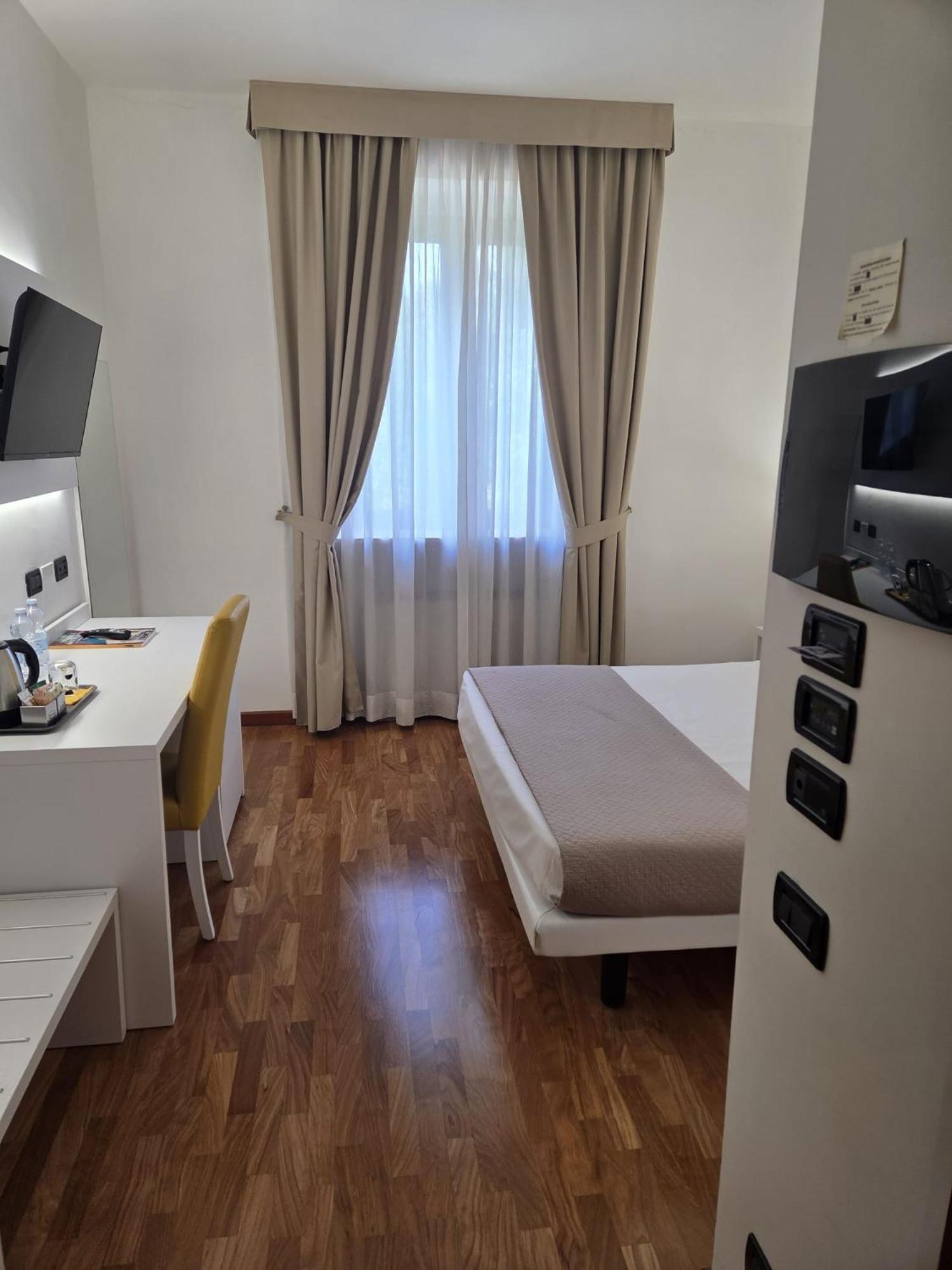 Hotel Palazzo Bello - Nuova Gestione เรกานาติ ภายนอก รูปภาพ