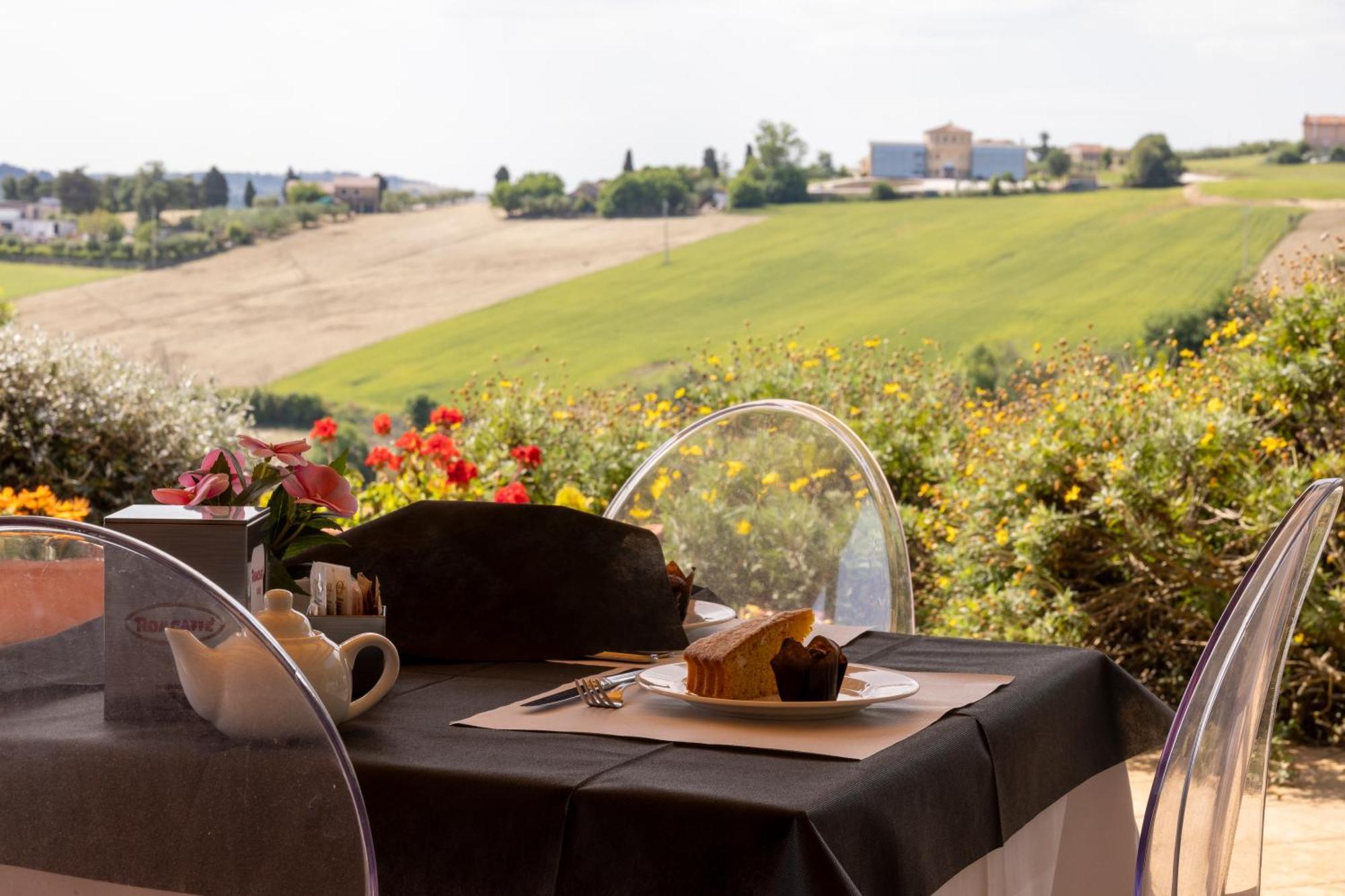Hotel Palazzo Bello - Nuova Gestione เรกานาติ ภายนอก รูปภาพ