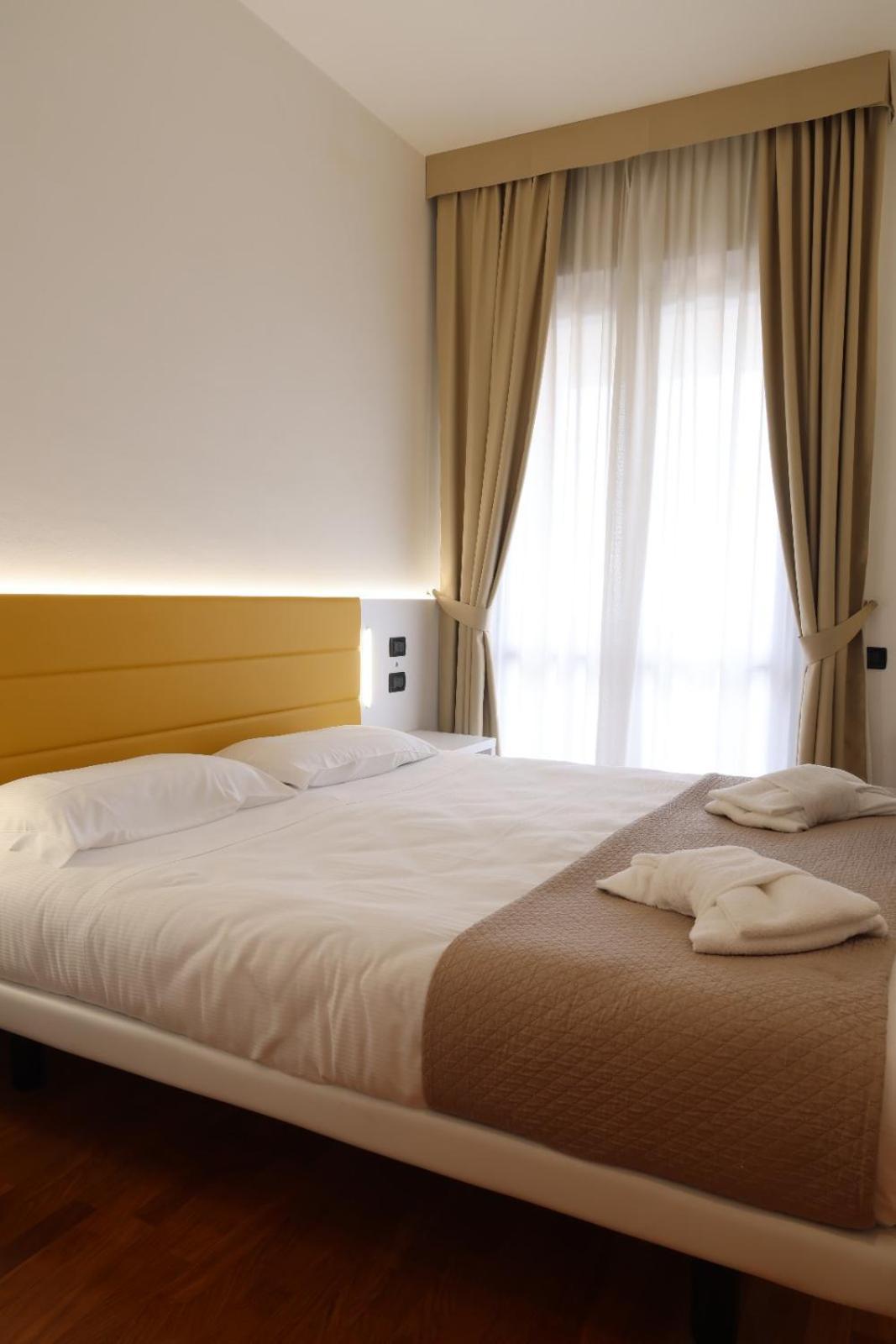 Hotel Palazzo Bello - Nuova Gestione เรกานาติ ภายนอก รูปภาพ