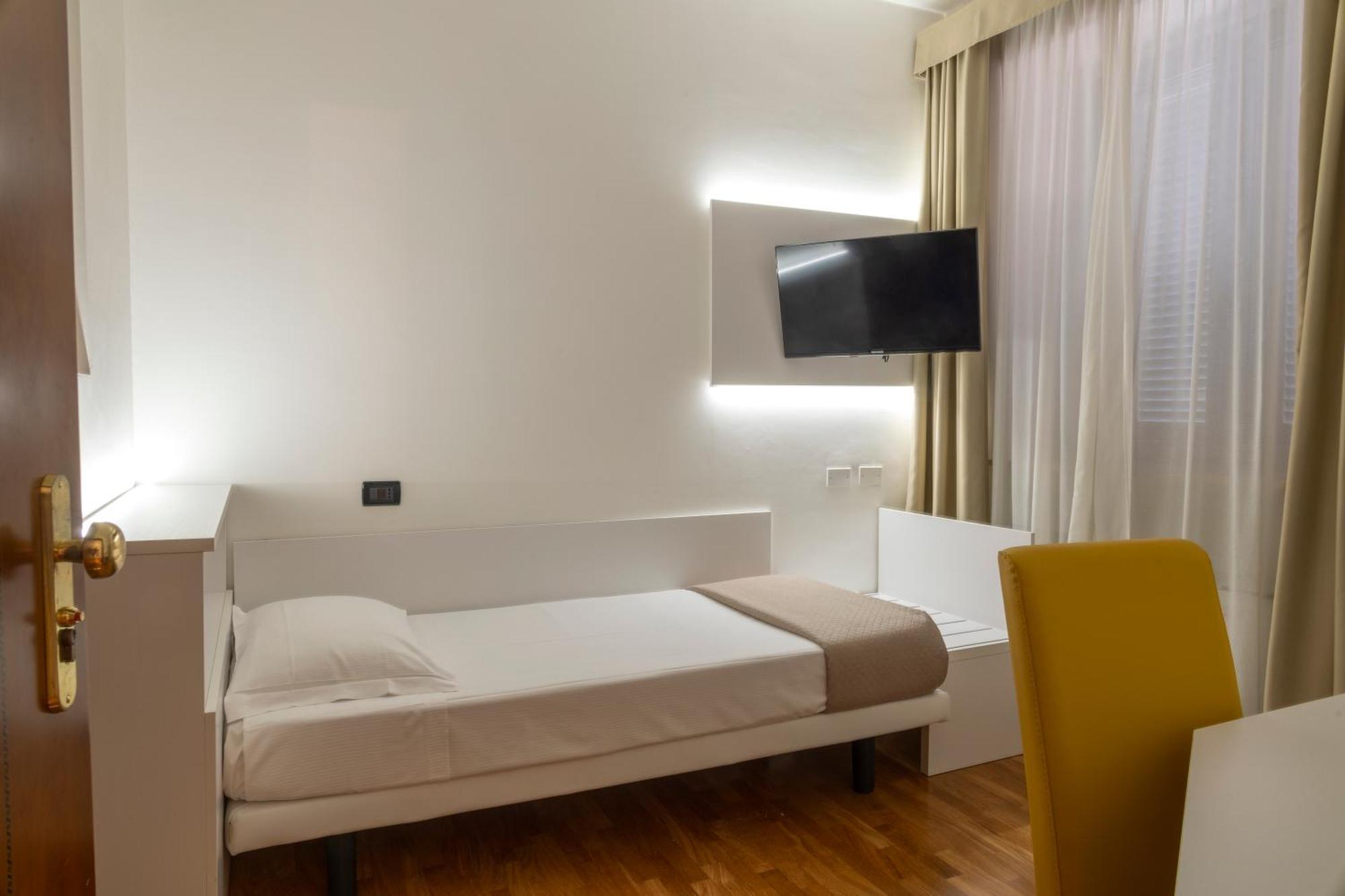 Hotel Palazzo Bello - Nuova Gestione เรกานาติ ภายนอก รูปภาพ