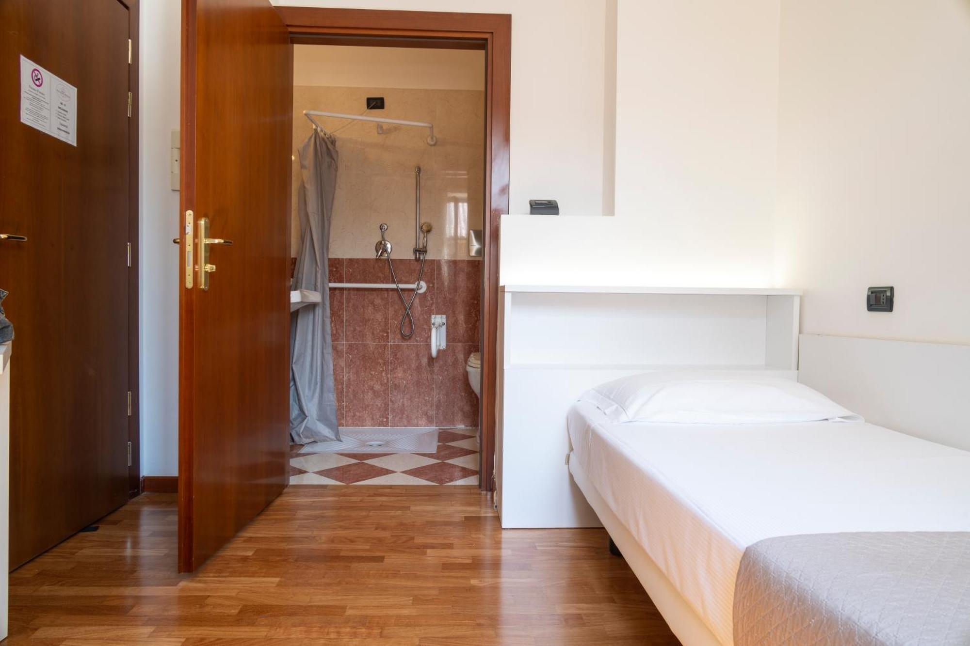 Hotel Palazzo Bello - Nuova Gestione เรกานาติ ภายนอก รูปภาพ