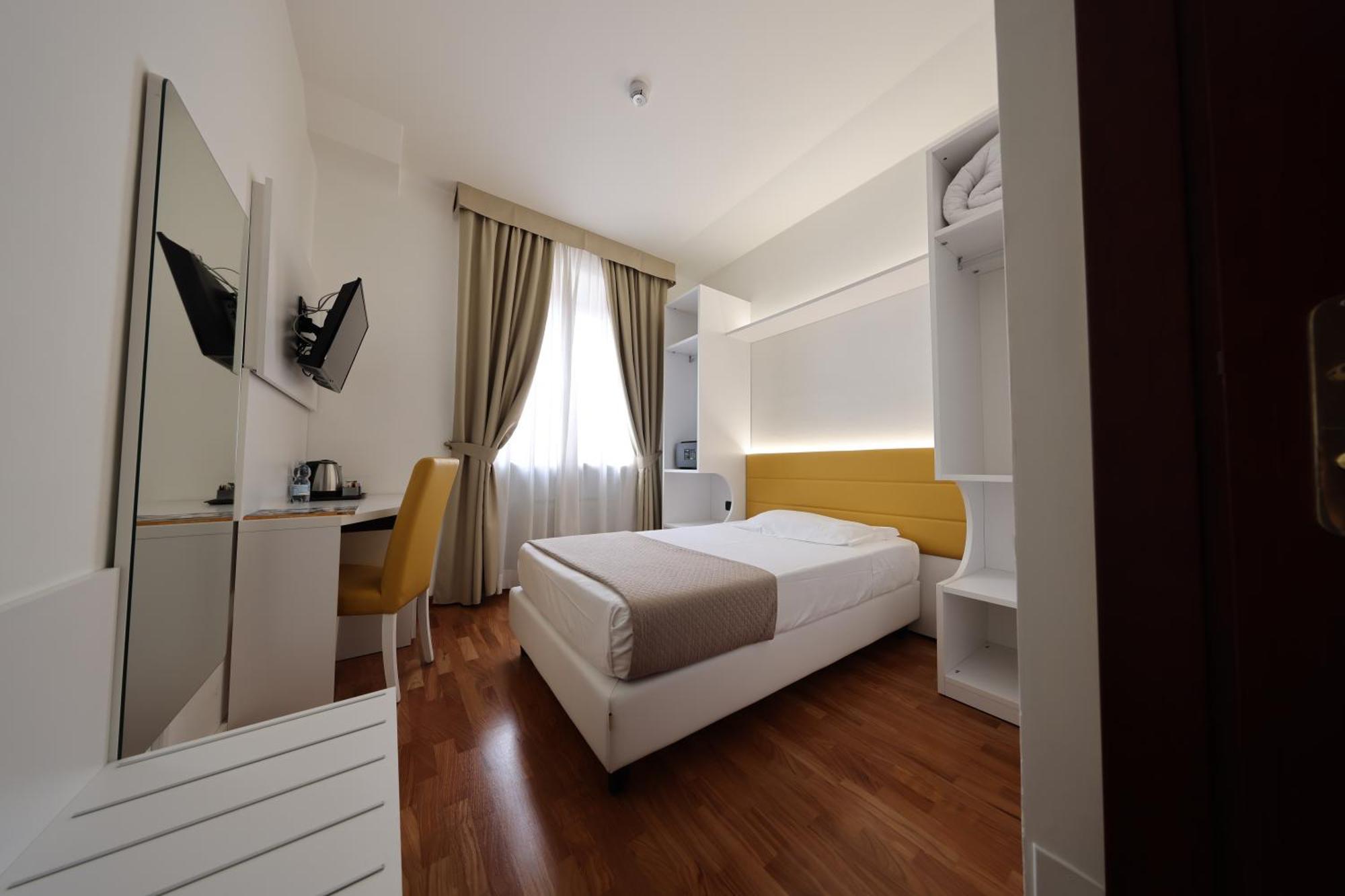 Hotel Palazzo Bello - Nuova Gestione เรกานาติ ภายนอก รูปภาพ