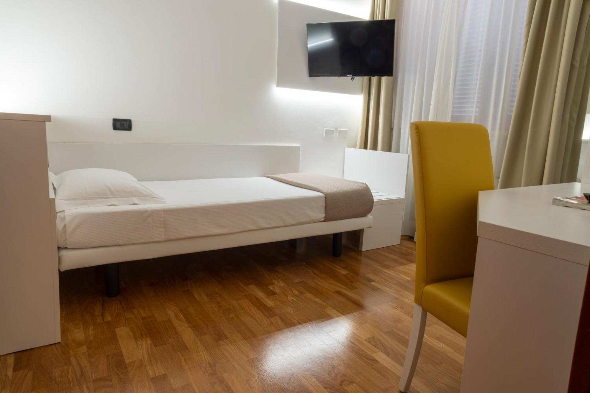 Hotel Palazzo Bello - Nuova Gestione เรกานาติ ภายนอก รูปภาพ