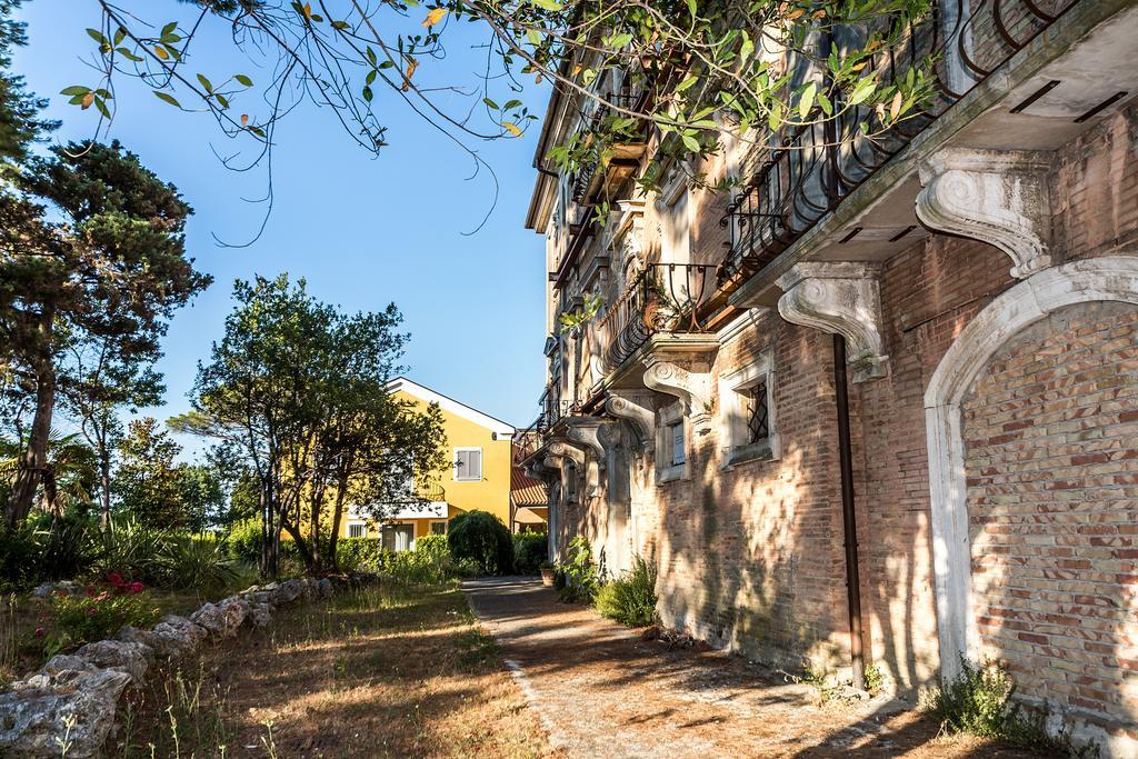 Hotel Palazzo Bello - Nuova Gestione เรกานาติ ภายนอก รูปภาพ