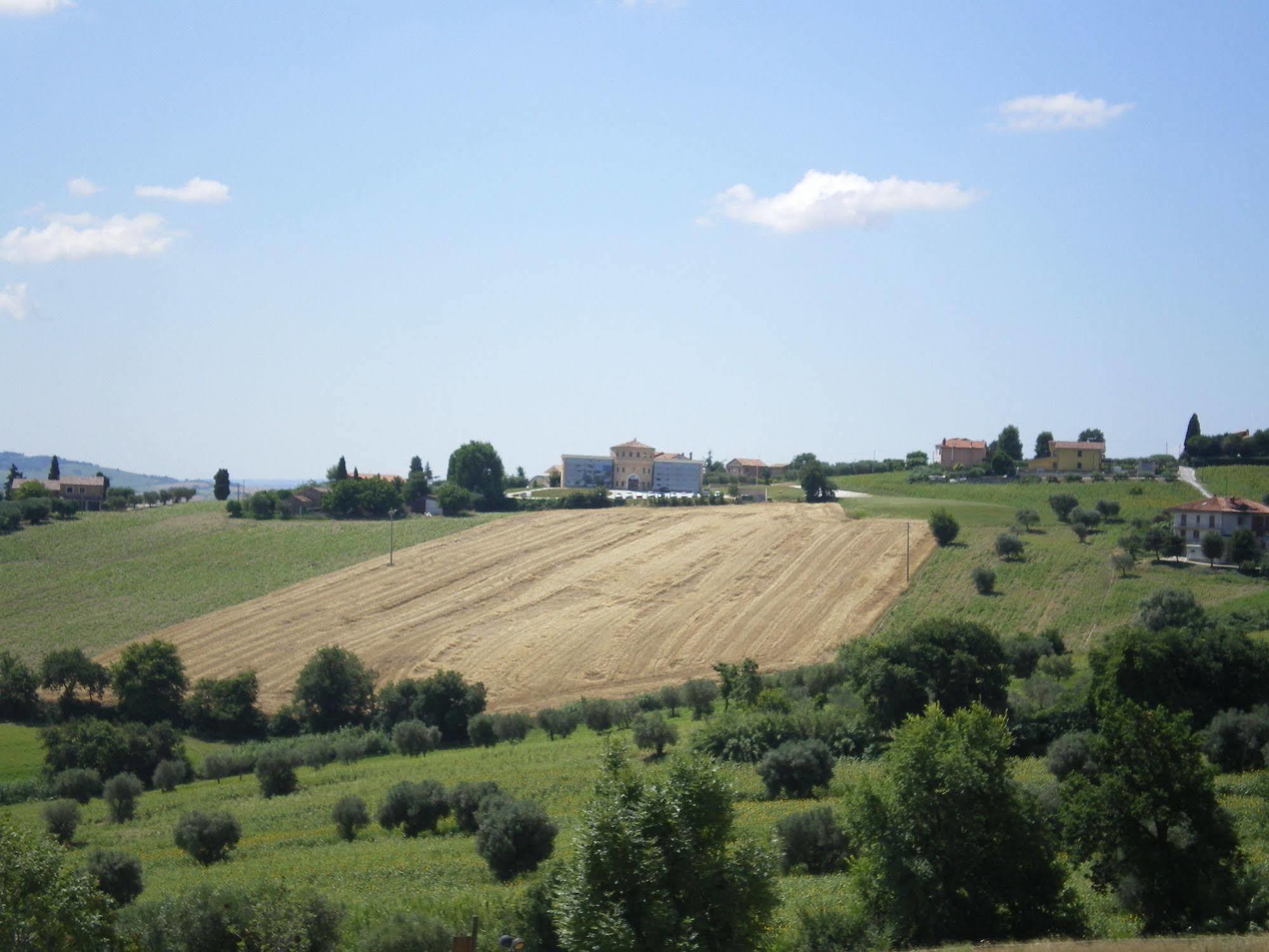 Hotel Palazzo Bello - Nuova Gestione เรกานาติ ภายนอก รูปภาพ