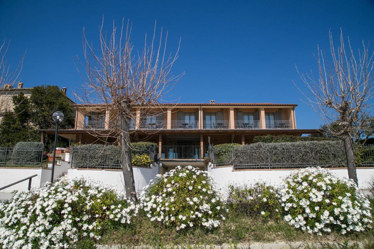 Hotel Palazzo Bello - Nuova Gestione เรกานาติ ภายนอก รูปภาพ