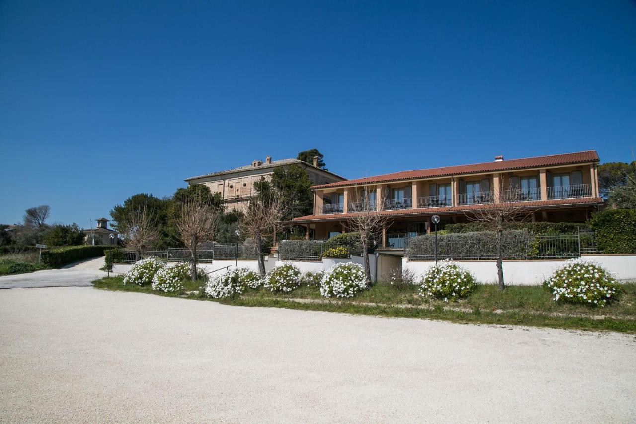 Hotel Palazzo Bello - Nuova Gestione เรกานาติ ภายนอก รูปภาพ